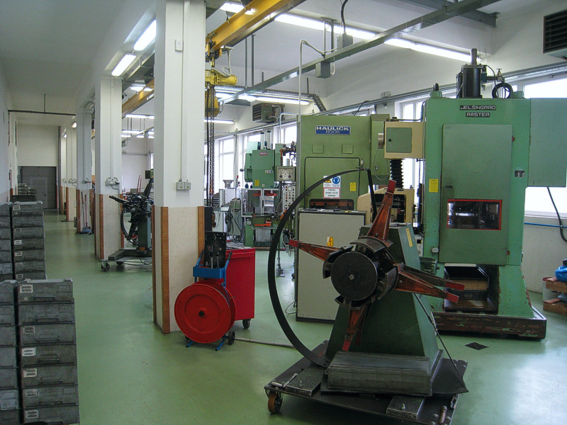 Cometal stamping press line with Millutensil and Eurostyle equipment